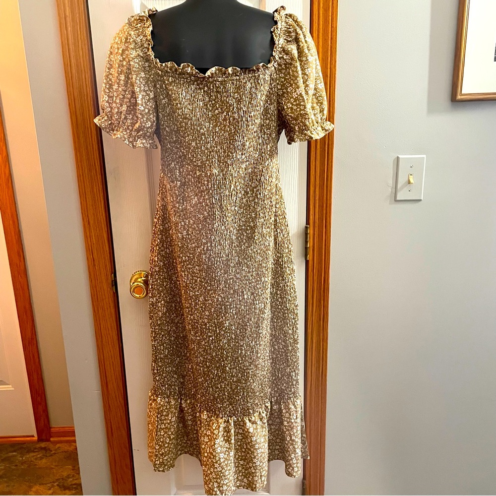 Pretty Garden Smocked Dress- size XL - Picture 2 of 5